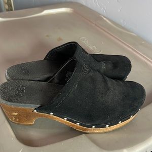 Ugg’s clogs size kids 3 or women’s 5.5